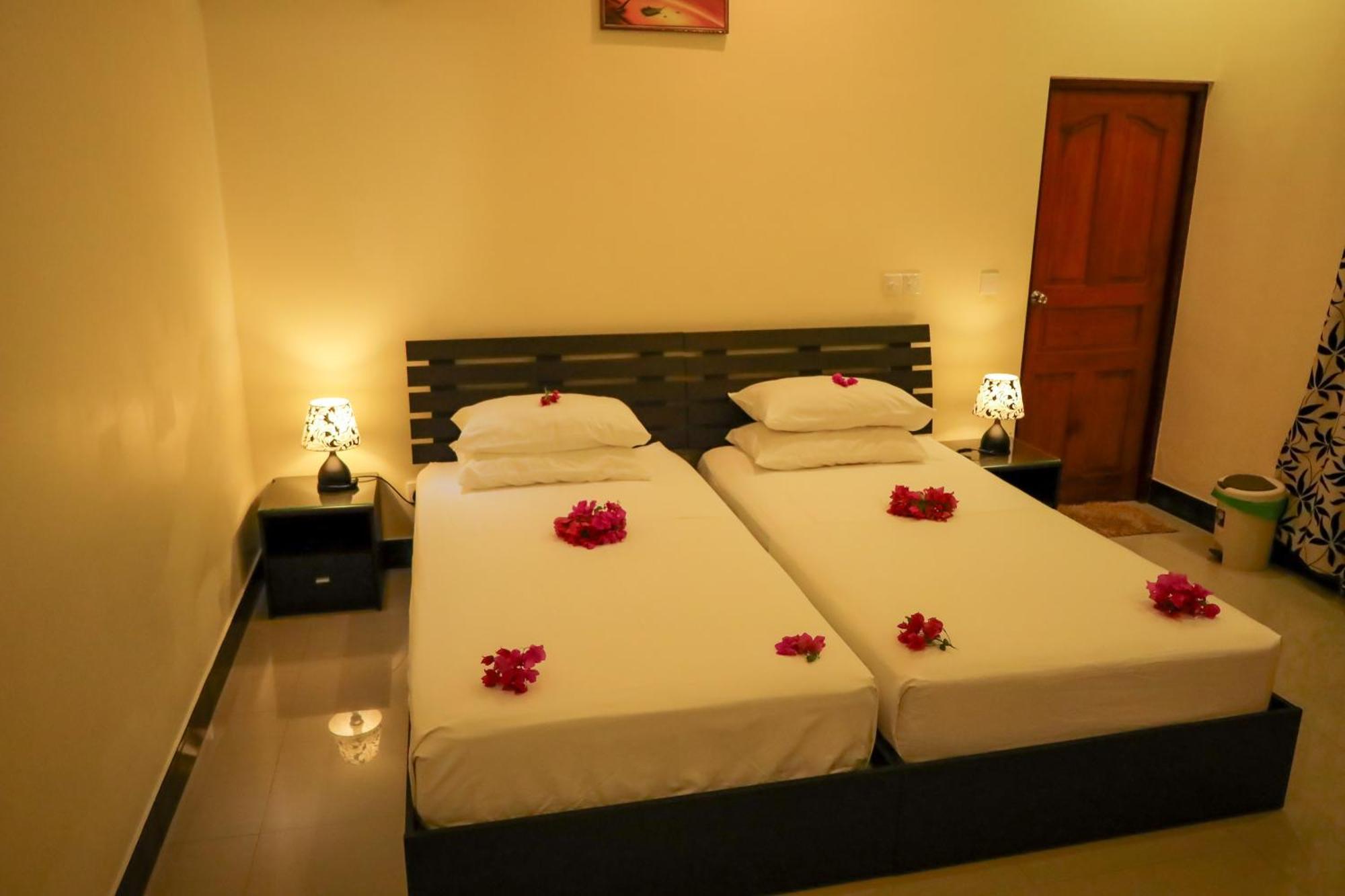 Charming Holiday Lodge- Addu Atoll Meedhoo, Maldives Luaran gambar