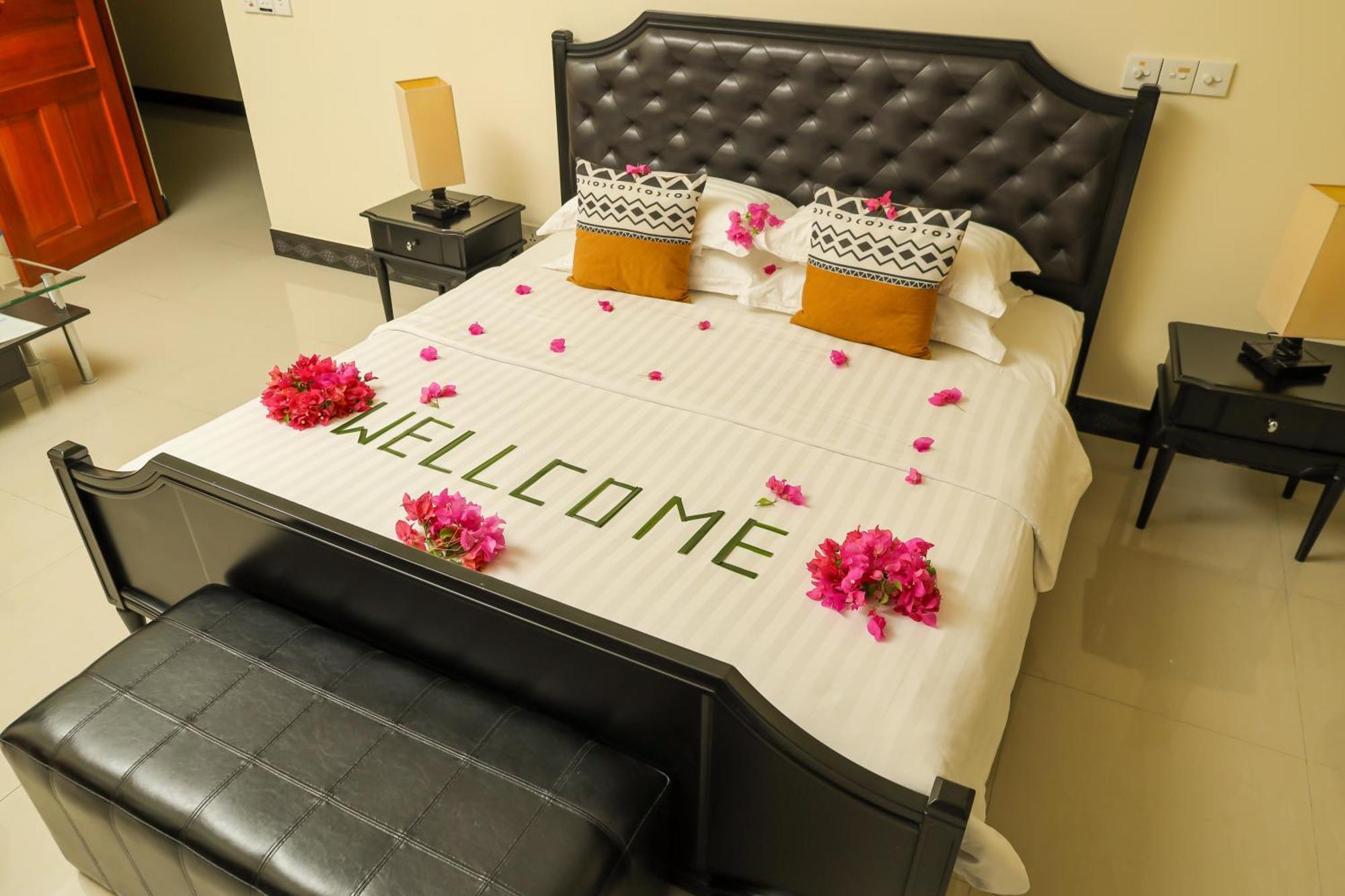 Charming Holiday Lodge- Addu Atoll Meedhoo, Maldives Luaran gambar